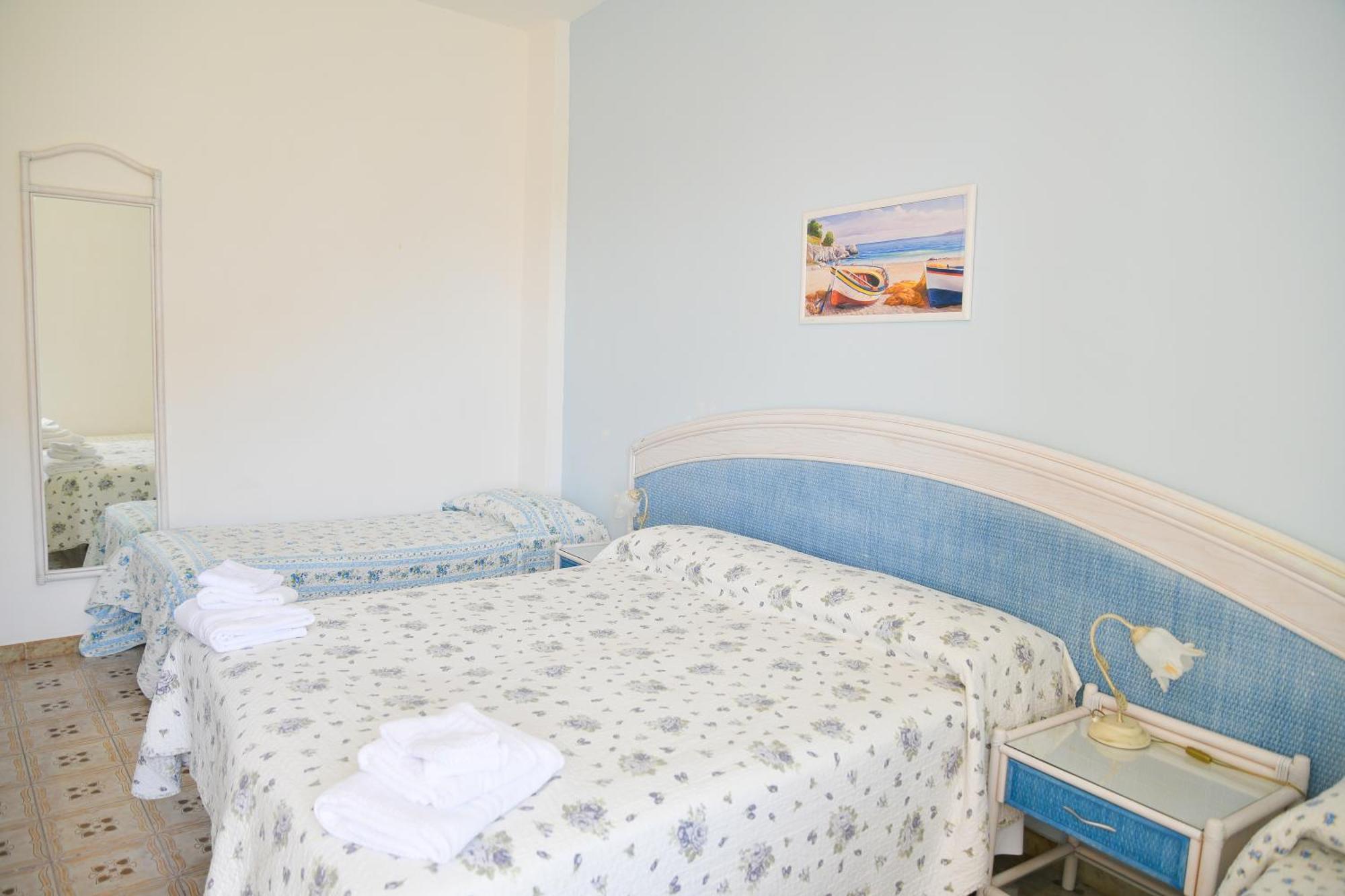 Hotel Maremonti Forio  Room photo